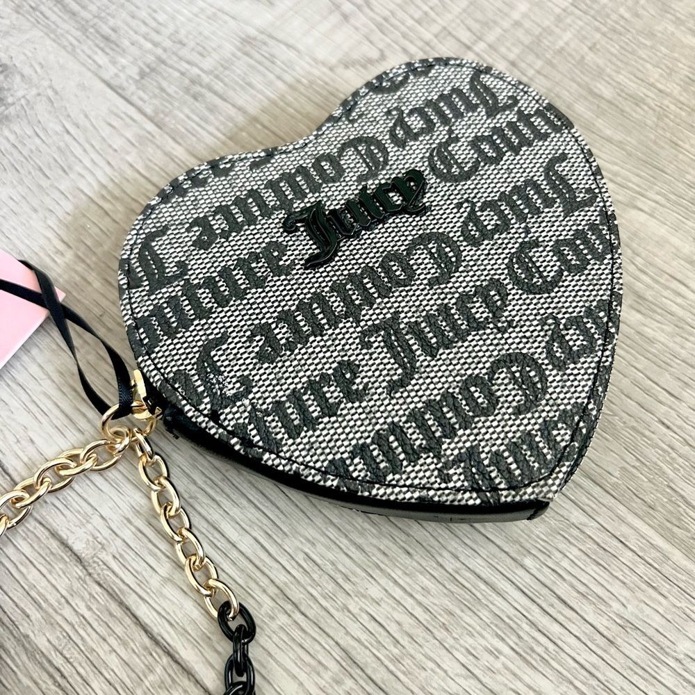 Juicy Couture Can’t Tame Her Heart Zip Around Zip Wallet - Black/Tan -Heart Lace